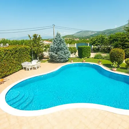 Oggi Villa
